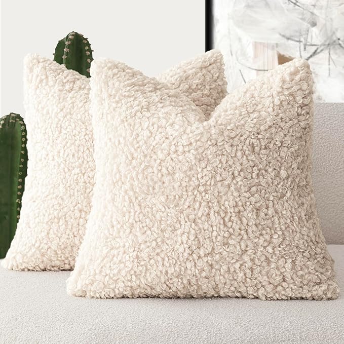 Foindtower 2 Pieces 22x22 Inch Cream Beige, Faux Fur Throw Pillow Cover Accent Sherpa Furry Pillow Covers Fuzzy Soft Pillowcases Cozy Sheepskin Decorative Fleece Cushion Case for Bed Couch Living Room