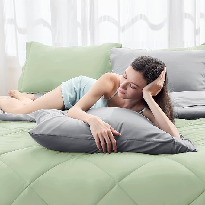 HEVUMYI Twin Comforter Set - 5-Piece All Season Bed in a Bag Twin, Ultra Soft Bedding Set with Comforter, Flat Sheet, Fitted Sheet, Pillowcases, Pillow Shams, Sage Green & Light Grey