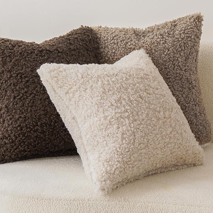 Foindtower 2 Pieces 24x24 Inch Khaki, Faux Fur Throw Pillow Cover Accent Sherpa Pillow Fuzzy Soft Pillowcases Sheepskin Decorative Fleece Cushion Case for Bed Couch Living Room