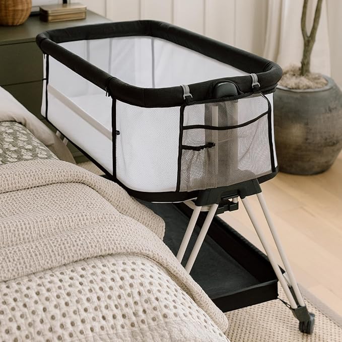 Fodoss Baby Bassinet Bedside Sleeper with Wheels and Storage Tray,4-Sided Mesh Bedside Bassinet for Infant/Newborn,7 Height Adjustable Easy Folding Bedside Crib